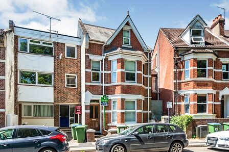 Silverdale Road,  Flat to rent, £995 pcm