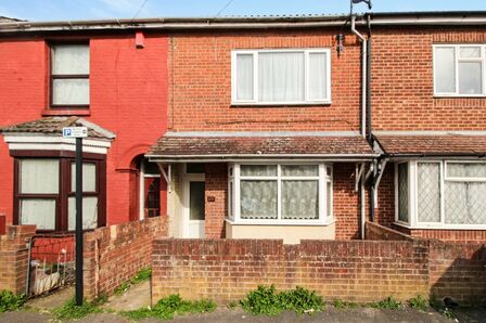 Northumberland Road, 3 bedroom Mid Terrace House to rent, £1,400 pcm