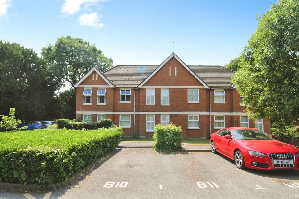 Main image of 1 bedroom Flat for sale, Balmoral Court, 9 Regents Park Road, Hampshire, SO15