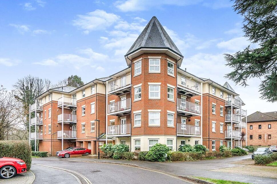 Main image of 2 bedroom Flat to rent, Rollesbrook Gardens, Southampton, SO15