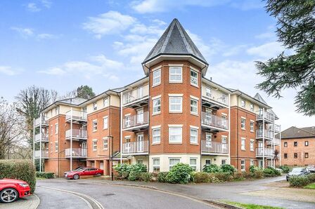 Rollesbrook Gardens, 2 bedroom Flat to rent, &pound;1,250 pcm
