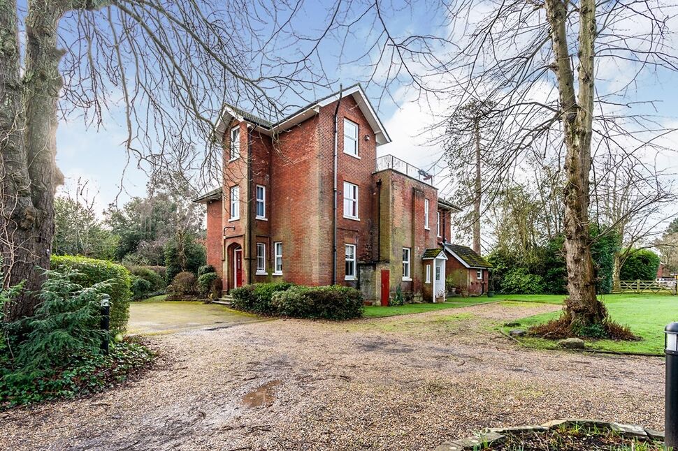 Main image of 2 bedroom Flat to rent, De Grouchy Lane, Southampton, SO17