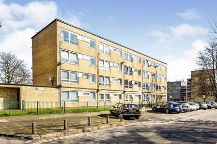 James Street, 1 bedroom  Flat to rent, £875 pcm