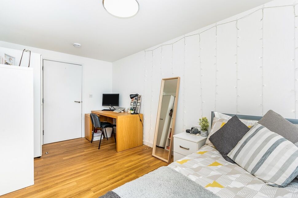 4 bedroom Flat to rent, Carlton Place, Southampton, SO15 £1,550 pcm