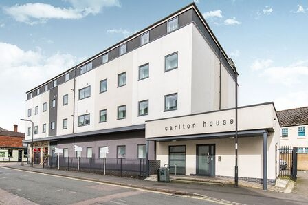 4 bedroom Flat to rent