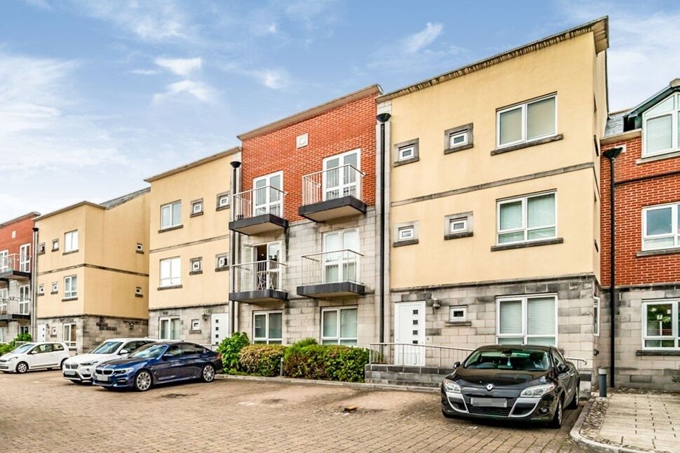 Main image of 2 bedroom Flat to rent, The Albany, Gloucester Square, Hampshire, SO14