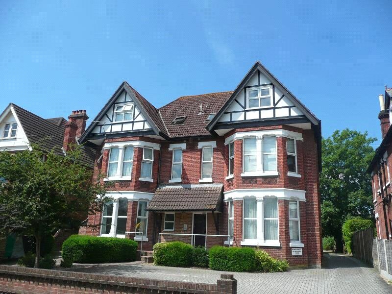 Main image of 1 bedroom Flat to rent, Hill Lane, Southampton, Hampshire, SO15