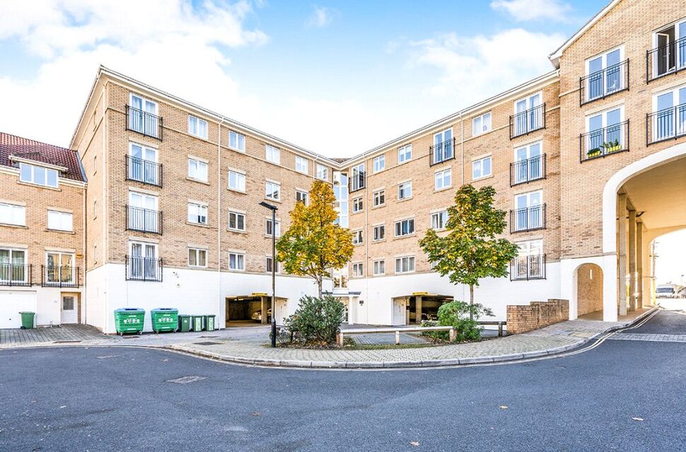 Main image of 2 bedroom  Flat to rent, The Dell, Southampton, Hampshire, SO15