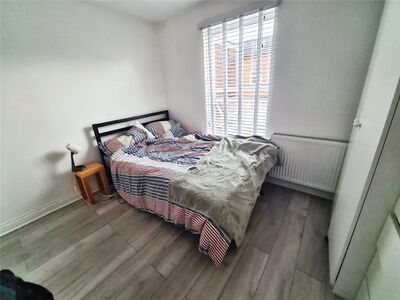Castle Street, 4 bedroom End Terrace House to rent, &pound;1,700 pcm