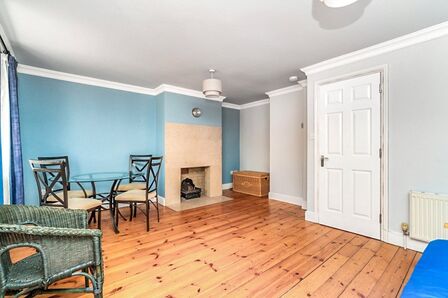 4 bedroom Detached House to rent