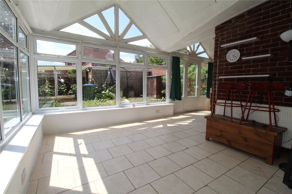 3 bedroom Detached House for sale, Woodmill Lane, Southampton, SO18 £