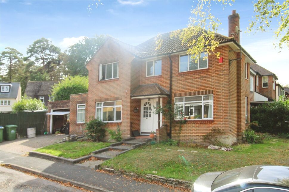 Main image of 3 bedroom Detached House for sale, Underwood Close, Southampton, Hampshire, SO16