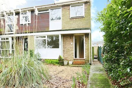 Robinia Green, 3 bedroom End Terrace House to rent, &pound;1,550 pcm