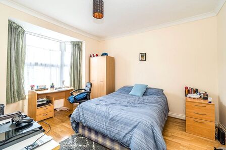 Langhorn Road, 4 bedroom  House to rent, £1,700 pcm