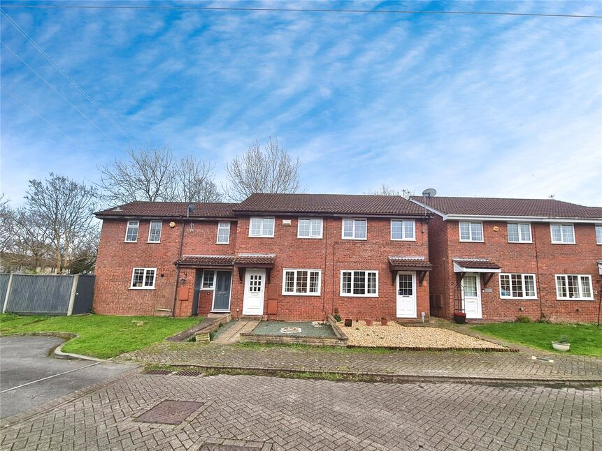 2 bedroom Mid Terrace Property to rent, Serle Close, Totton, SO40 £