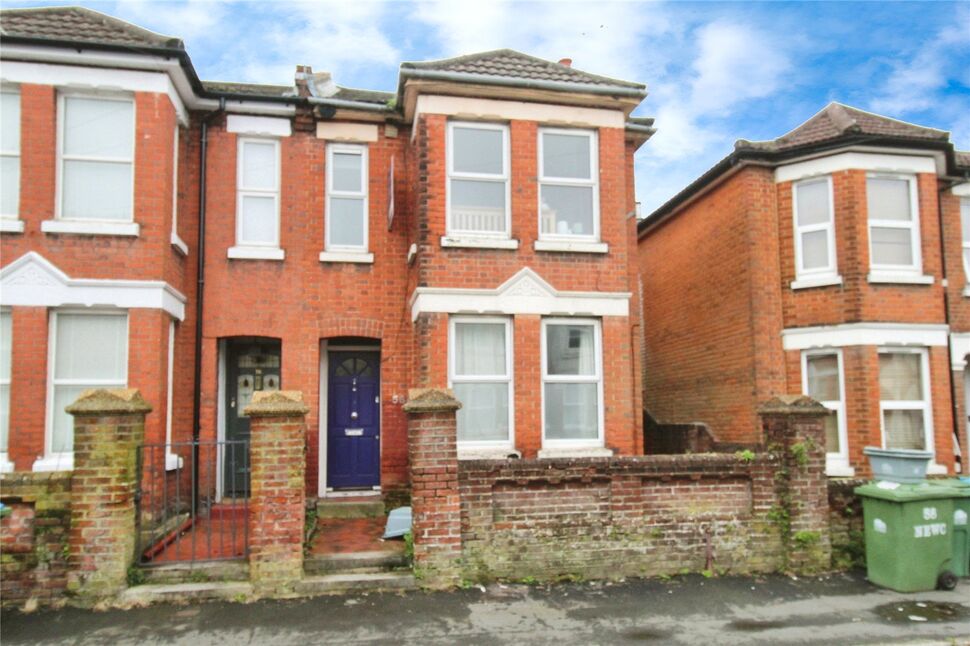 Main image of 5 bedroom Semi Detached House for sale, Newcombe Road, Southampton, Hampshire, SO15