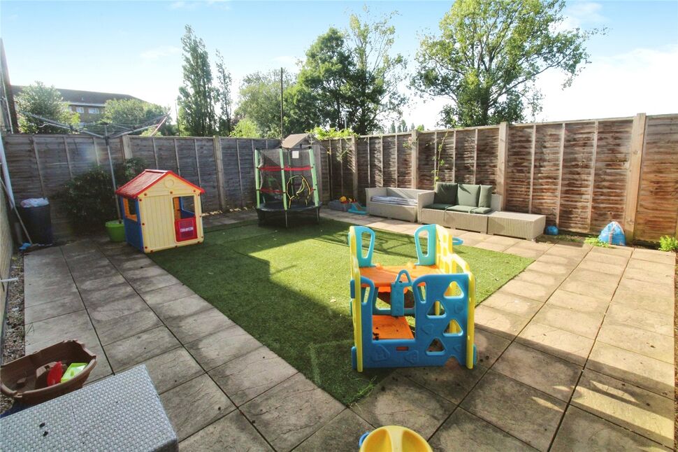 Main image of 2 bedroom  Flat for sale, Green Park Road, Southampton, Hampshire, SO16