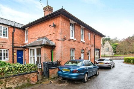 Collins Lane, 3 bedroom Mid Terrace House to rent, &pound;1,250 pcm