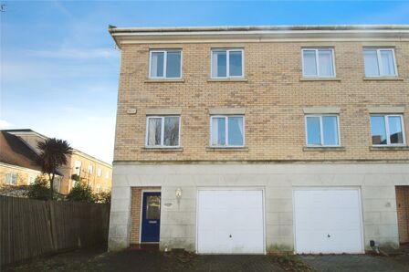 The Dell, 5 bedroom End Terrace House for sale, £360,000