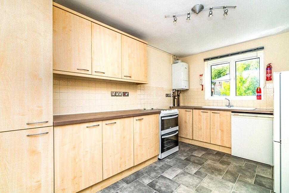 Main image of 4 bedroom Mid Terrace House to rent, Methuen Street, Southampton, Hampshire, SO14