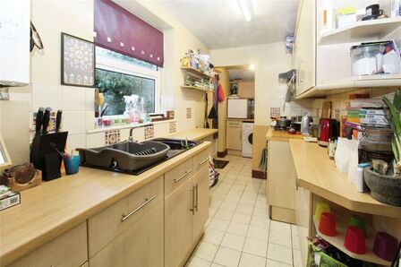 Waterloo Road, 2 bedroom End Terrace House for sale, £210,000
