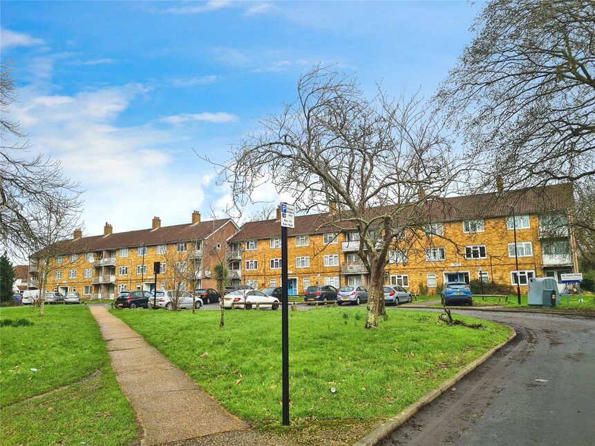 Main image of 2 bedroom  Flat to rent, St. James Close, Southampton, Hampshire, SO15