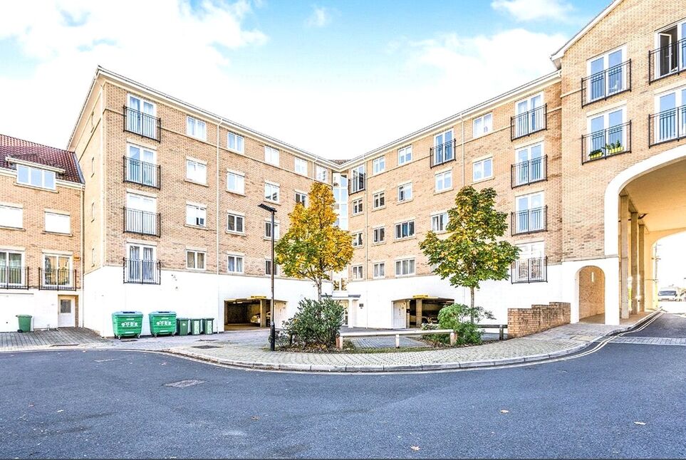 Main image of 2 bedroom  Flat to rent, The Dell, Southampton, Hampshire, SO15