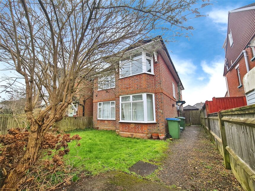 Main image of 2 bedroom Semi Detached Flat to rent, Wilton Crescent, Southampton, Hampshire, SO15