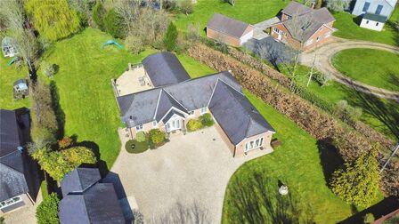 Landford, 4 bedroom Detached House for sale, £1,250,000