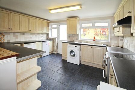 3 bedroom Mid Terrace House for sale