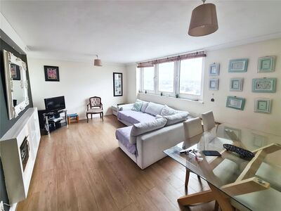 Windermere Avenue, 2 bedroom  Flat to rent, £1,100 pcm