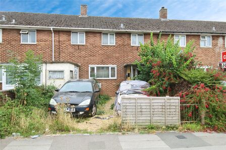 3 bedroom Mid Terrace House for sale