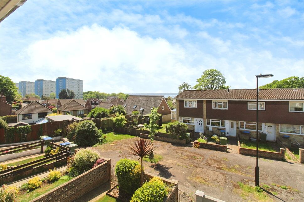 2 bedroom Mid Terrace House for sale