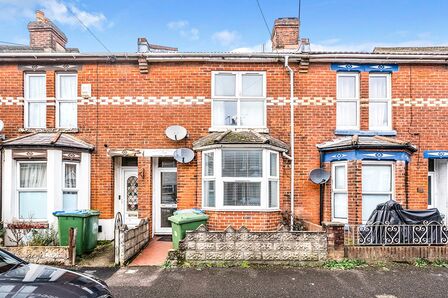 Grove Road, 1 bedroom  Flat to rent, £975 pcm