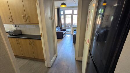 Coventry Road, 1 bedroom Room to rent, &pound;600 pcm