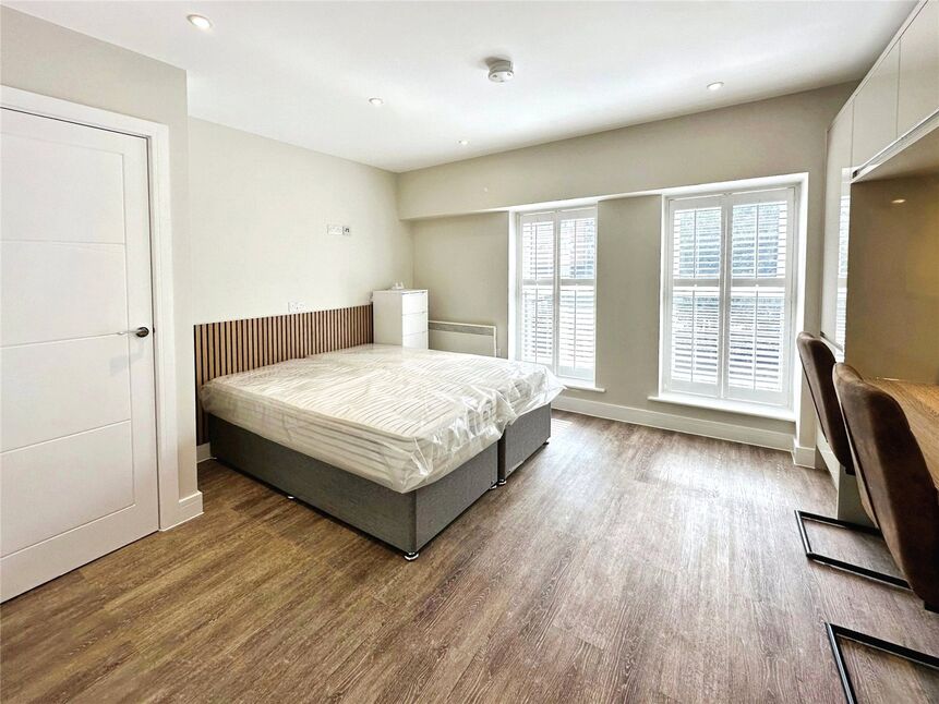 Main image of 1 bedroom  Flat to rent, Canute Road, Southampton, Hampshire, SO14