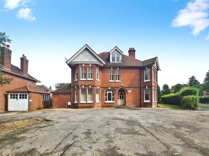 Main image of 2 bedroom Flat to rent, Redlands Drive, Southampton, Hampshire, SO19