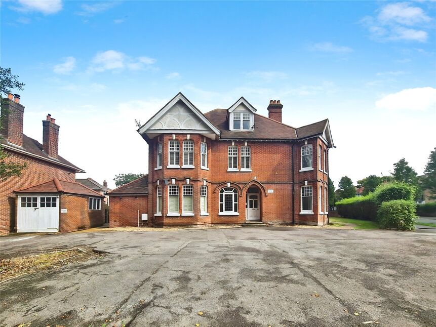 Main image of 2 bedroom Flat to rent, Redlands Drive, Southampton, Hampshire, SO19