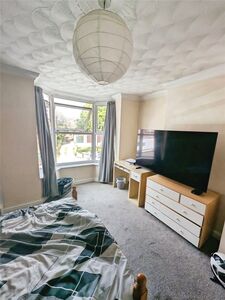 1 bedroom Semi Detached Room to rent