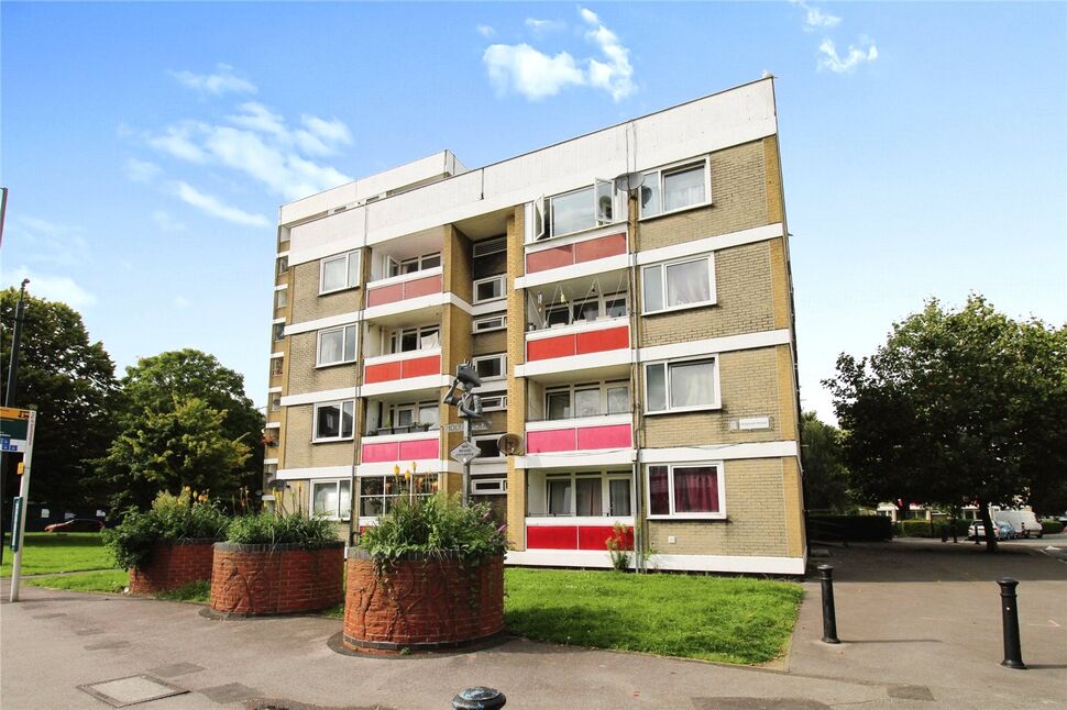 Main image of 1 bedroom  Flat for sale, Orchard Lane, Southampton, Hampshire, SO14