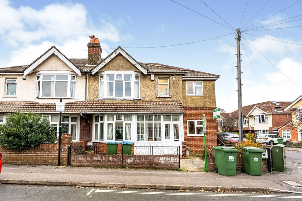 Main image of 7 bedroom Mid Terrace House to rent, Blenheim Gardens, Southampton, Hampshire, SO17