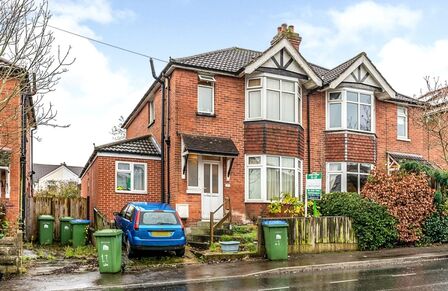 Sirdar Road, 6 bedroom Mid Terrace Property to rent, £2,790 pcm