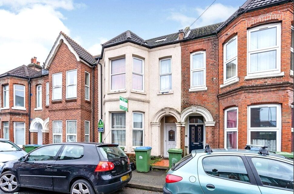 Main image of 6 bedroom Mid Terrace House to rent, Rigby Road, Southampton, Hampshire, SO17