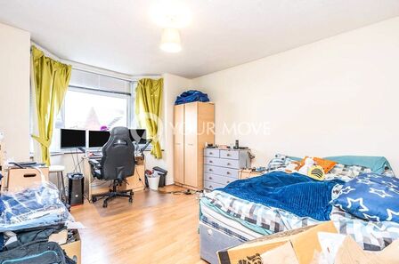 Kitchener Road, 5 bedroom  House to rent, £2,300 pcm
