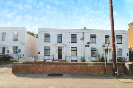 Paynes Road,  Flat to rent, £825 pcm