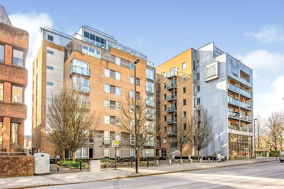 Main image of 2 bedroom Flat for sale, High Street, Southampton, SO14