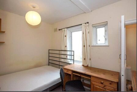 Arnold Road, 4 bedroom Mid Terrace House to rent, £1,650 pcm