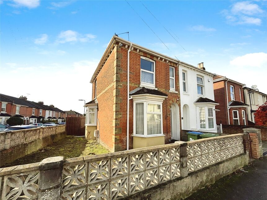 Main image of 3 bedroom Semi Detached House to rent, Heysham Road, Southampton, Hampshire, SO15