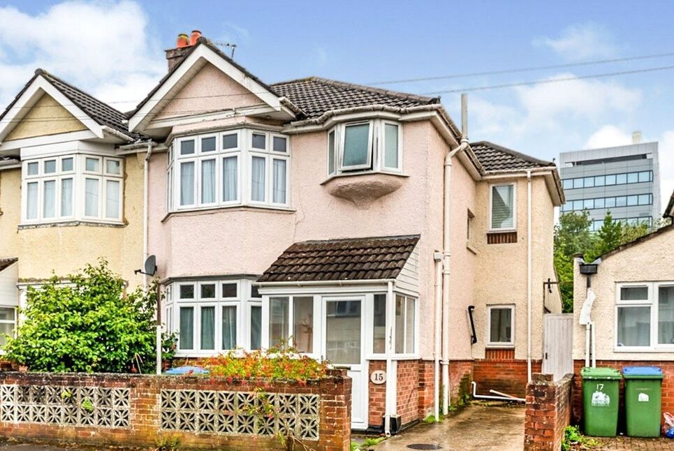 Main image of 6 bedroom Semi Detached House to rent, Merton Road, Southampton, Hampshire, SO17