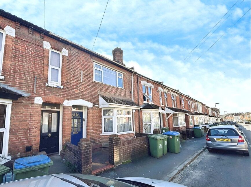 Main image of 4 bedroom Mid Terrace House to rent, Milton Road, Southampton, Hampshire, SO15